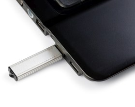 Pamięć flash ze zdjęciami weselnymi